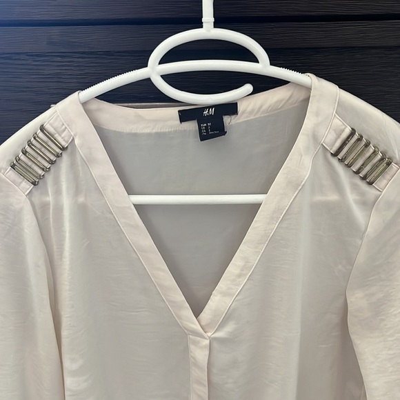 Cute H&M top in like good condition, Cream and very soft/silky. - Picture 2 of 2
